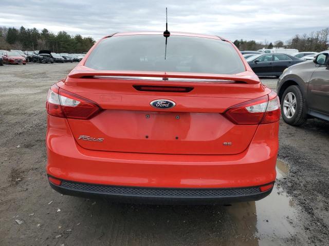 1FAHP3F27CL298208 - 2012 FORD FOCUS SE RED photo 6