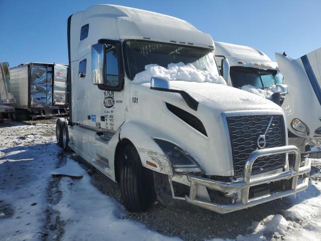 4V4NC9TJ0KN212462 - 2019 VOLVO VN VNL WHITE photo 4