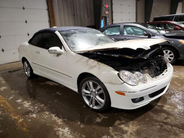 WDBTK56FX7T080947 - 2007 MERCEDES-BENZ CLK 350 WHITE photo 4