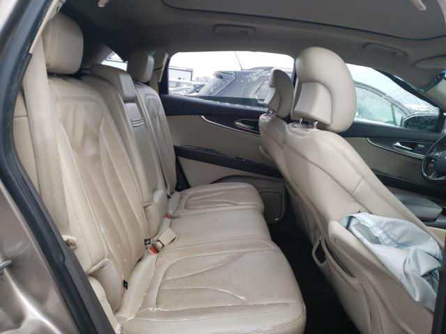 2LMPJ8LR5JBL36943 - 2018 LINCOLN MKX RESERVE أسمر صورة 11