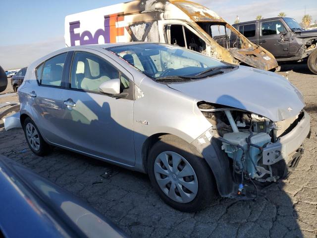 JTDKDTB39E1561062 - 2014 TOYOTA PRIUS C SILVER photo 4