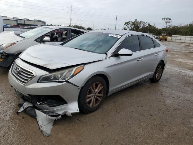 5NPE24AF9FH025095 - 2015 HYUNDAI SONATA SE SILVER photo 1