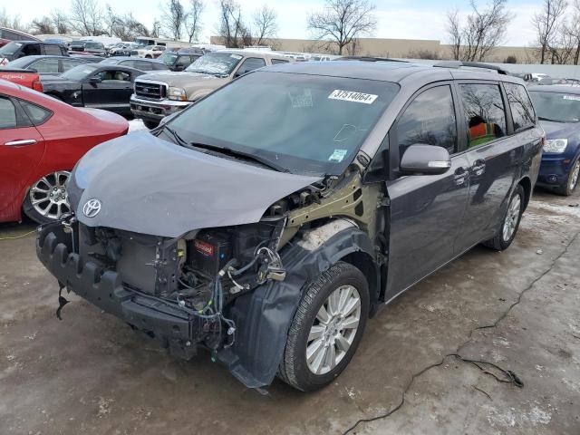 5TDDZ3DCXHS172753 - 2017 TOYOTA SIENNA XLE GRAY photo 1