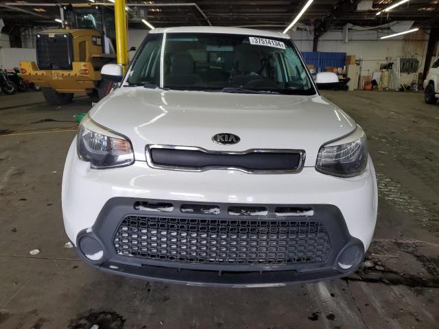 KNDJN2A27F7182149 - 2015 KIA SOUL WHITE photo 5