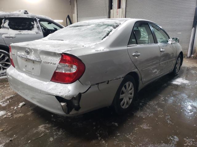 4T1BE32K62U070507 - 2002 TOYOTA CAMRY LE SILVER photo 3