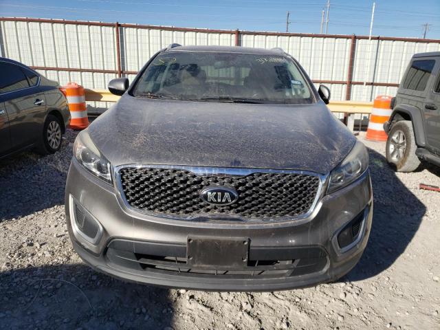 5XYPG4A51GG125914 - 2016 KIA SORENTO LX GRAY photo 5