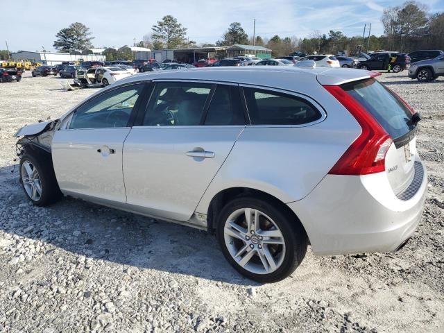 YV140MEB7F1209445 - 2015 VOLVO V60 PREMIER SILVER photo 2