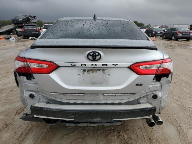 4T1G11AKXLU304513 - 2020 TOYOTA CAMRY SE SILVER photo 6