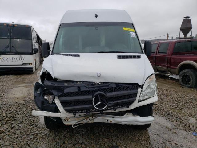 WD3PE8CBXB5578019 - 2011 MERCEDES-BENZ SPRINTER 2500 WHITE photo 9