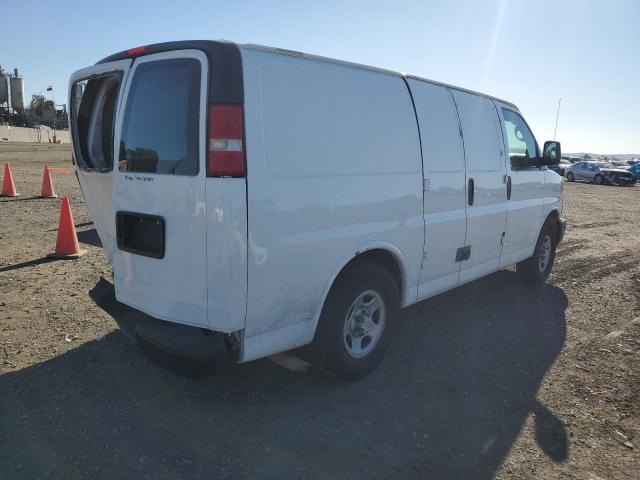 1GCFG15XX71168993 - 2007 CHEVROLET EXPRESS WHITE photo 3