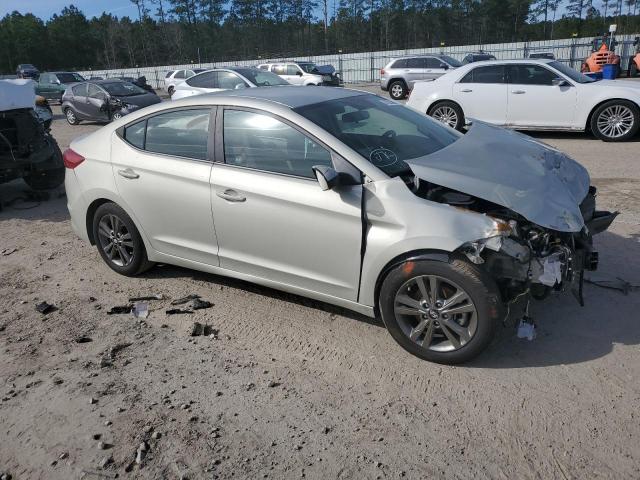 5NPD84LFXHH068001 - 2017 HYUNDAI ELANTRA SE GOLD photo 4