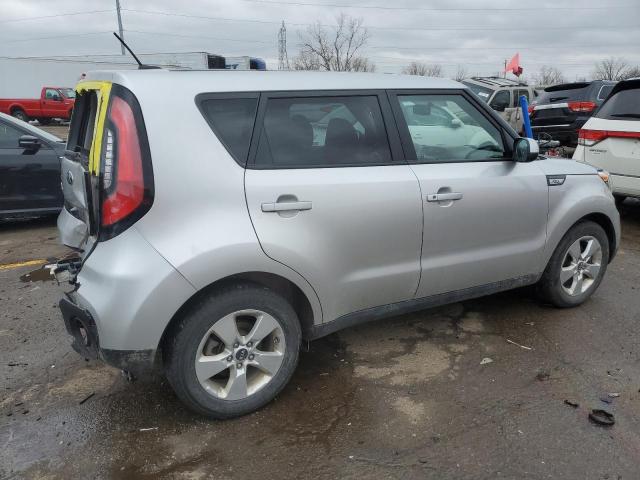 KNDJN2A26K7012682 - 2019 KIA SOUL SILVER photo 3