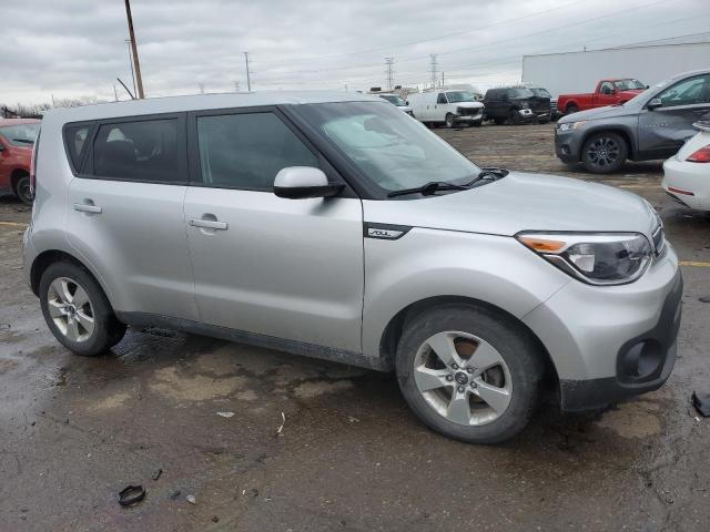 KNDJN2A26K7012682 - 2019 KIA SOUL SILVER photo 4