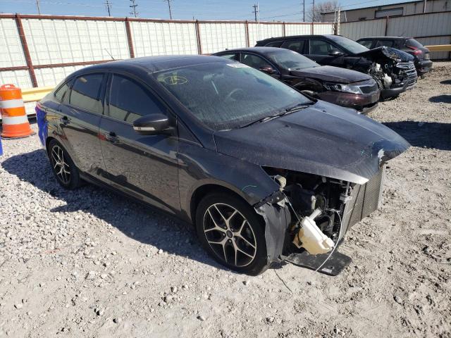 1FADP3H26HL318578 - 2017 FORD FOCUS SEL GRAY photo 4