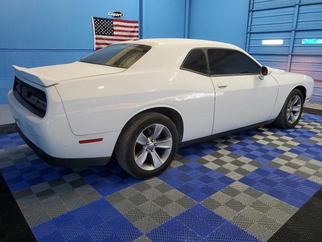 2C3CDZAGXJH294669 - 2018 DODGE CHALLENGER SXT WHITE photo 3