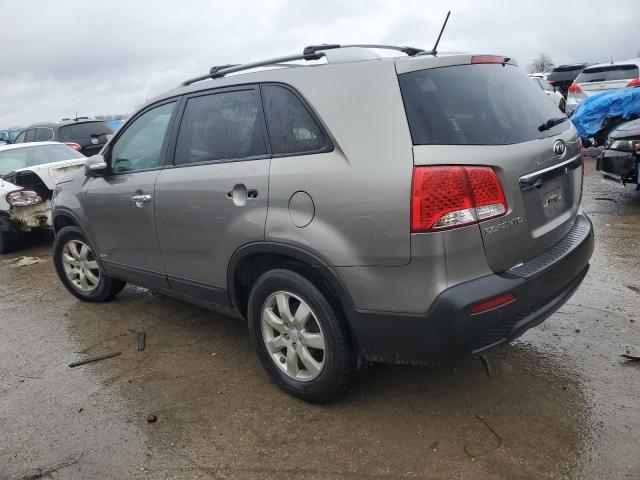 5XYKTDA17BG179665 - 2011 KIA SORENTO BASE GRAY photo 2