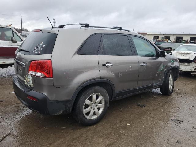 5XYKTDA17BG179665 - 2011 KIA SORENTO BASE GRAY photo 3