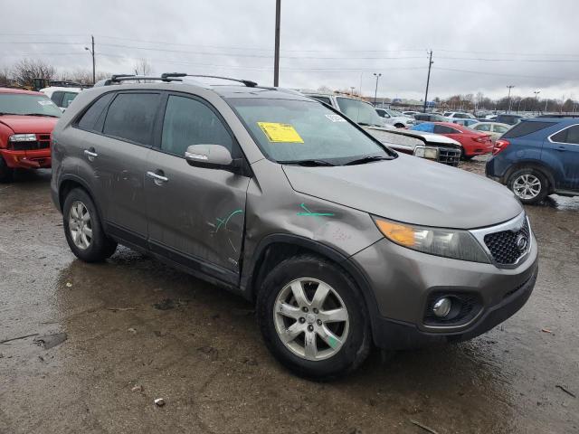 5XYKTDA17BG179665 - 2011 KIA SORENTO BASE GRAY photo 4