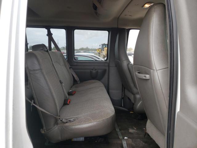 1GAZGMFP6J1221038 - 2018 CHEVROLET EXPRESS G3 LT WHITE photo 11