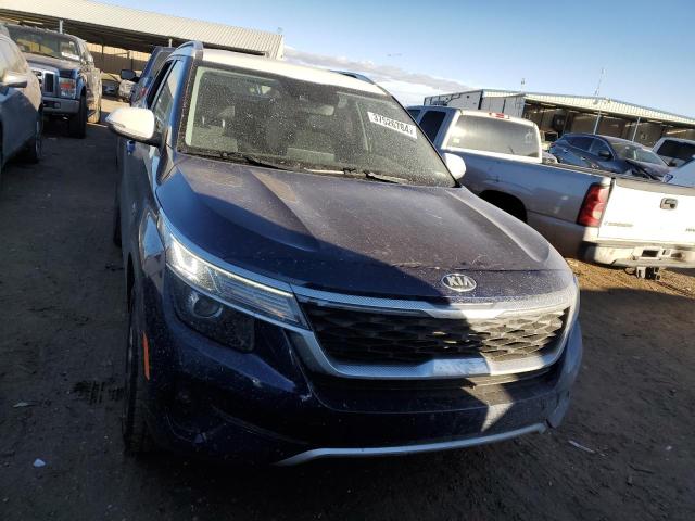 KNDEUCAA9M7047351 - 2021 KIA SELTOS S BLUE photo 5