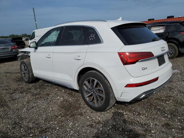 WA1AAAFY7M2076632 - 2021 AUDI Q5 PREMIUM WHITE photo 2