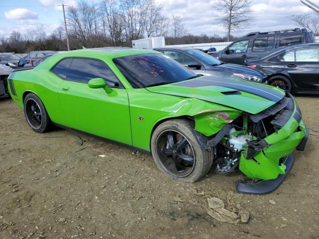 2C3CDZFJ8HH624680 - 2017 DODGE CHALLENGER R/T 392 GREEN photo 4