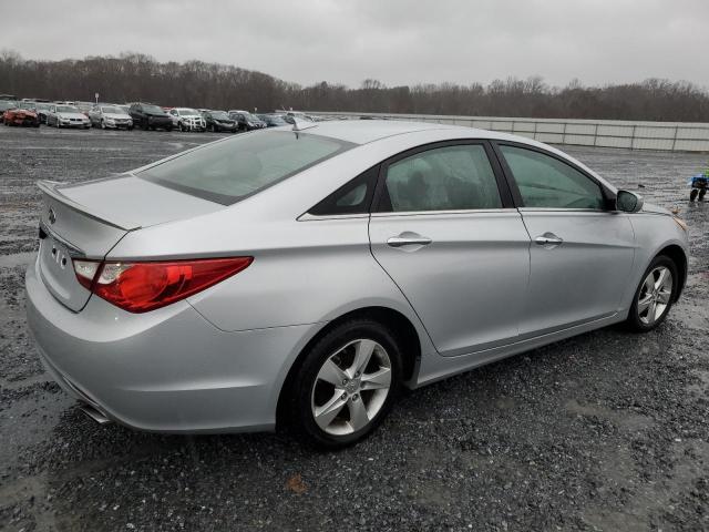 5NPEC4AC9DH579382 - 2013 HYUNDAI SONATA SE SILVER photo 3