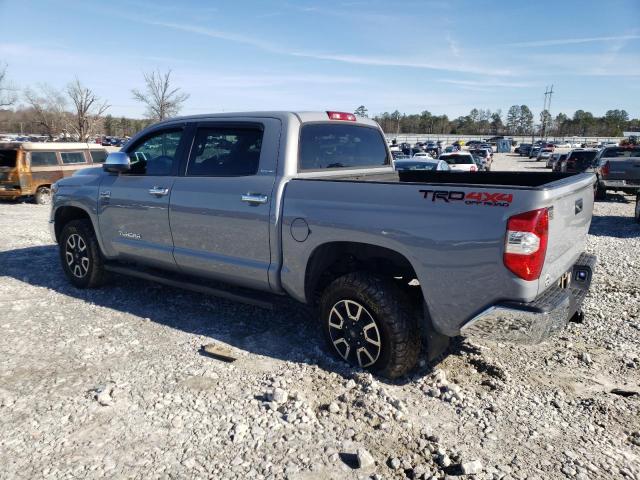 5TFHW5F16JX695303 - 2018 TOYOTA TUNDRA CREWMAX LIMITED GRAY photo 2