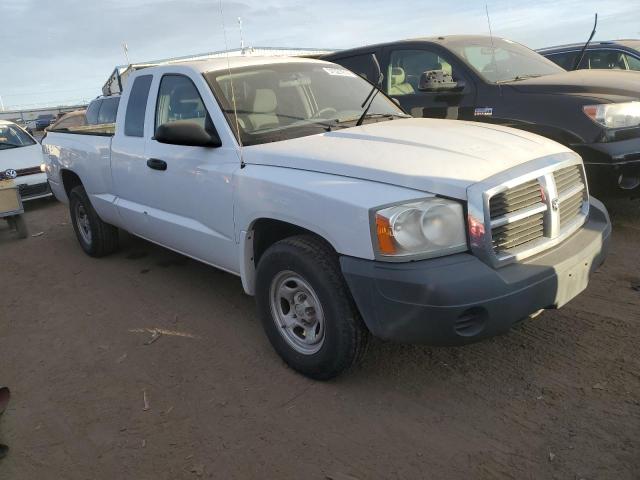 1D7HE22K25S329962 - 2005 DODGE DAKOTA ST WHITE photo 4