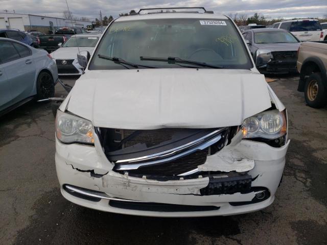 2C4RC1CG8CR118059 - 2012 CHRYSLER TOWN & COU TOURING L WHITE photo 5