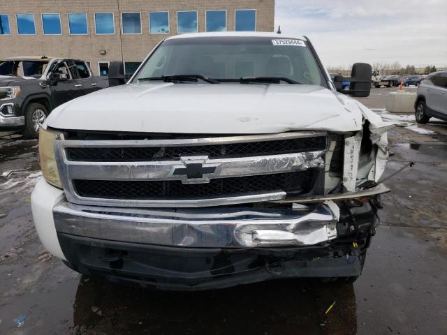 2GCEC13J371561542 - 2007 CHEVROLET SILVERADO C1500 CREW CAB WHITE photo 5