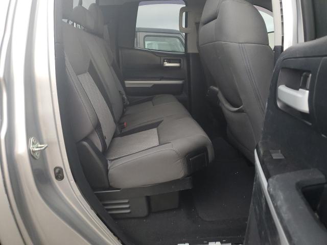 5TFUY5F1XFX445871 - 2015 TOYOTA TUNDRA DOUBLE CAB SR/SR5 SILVER photo 10