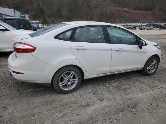 3FADP4BJ1HM134606 - 2017 FORD FIESTA SE WHITE photo 3