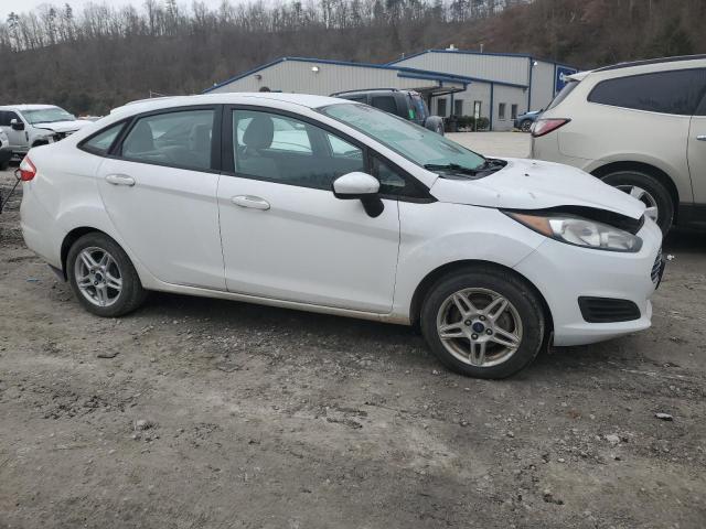 3FADP4BJ1HM134606 - 2017 FORD FIESTA SE WHITE photo 4