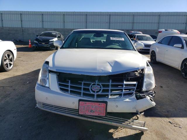 1G6KD5EY1AU137194 - 2010 CADILLAC DTS LUXURY COLLECTION WHITE photo 5