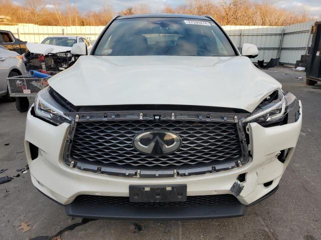 3PCAJ5M35KF120996 - 2019 INFINITI QX50 ESSENTIAL WHITE photo 5