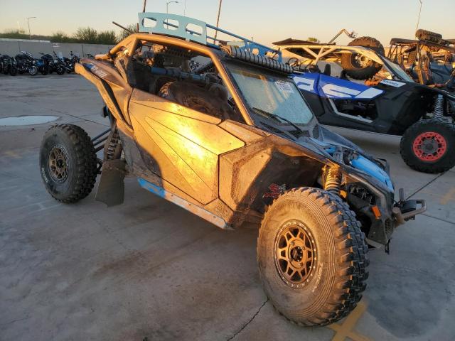 3JBVVAW40JK001136 - 2018 CAN-AM MAVERICK X RC TURBO R TWO TONE photo 1