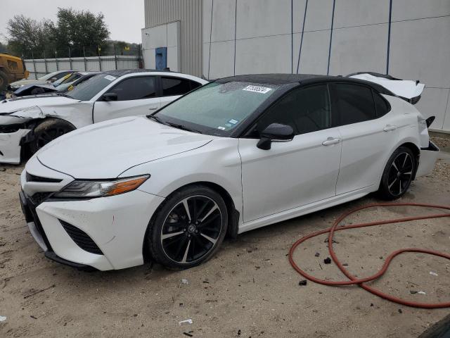 4T1B61HK9KU228637 - 2019 TOYOTA CAMRY XSE WHITE photo 1