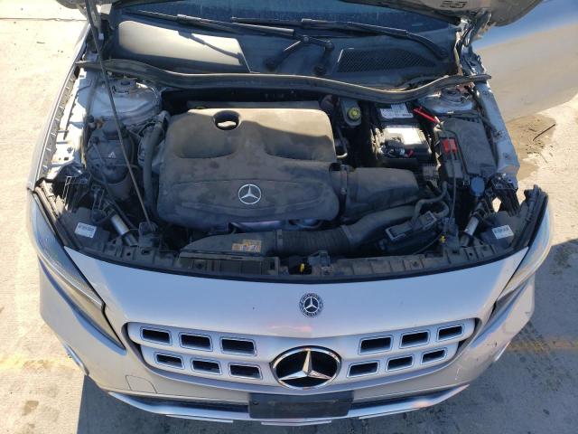 WDCTG4GB2JJ391603 - 2018 MERCEDES-BENZ GLA 250 4MATIC SILVER photo 11