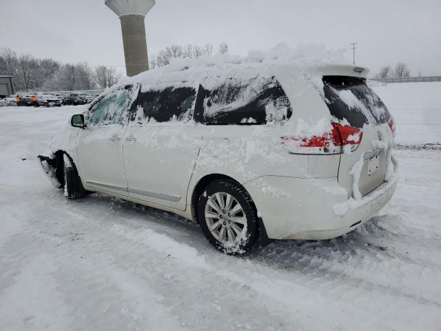 5TDDK3DC5DS049831 - 2013 TOYOTA SIENNA XLE WHITE photo 2