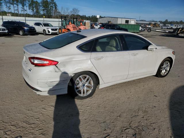 3FA6P0HR3DR119486 - 2013 FORD FUSION SE WHITE photo 3