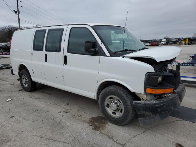 1GCWGAFG9H1118537 - 2017 CHEVROLET EXPRESS G2 WHITE photo 4