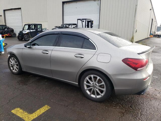 W1K3G4FB1LW047053 - 2020 MERCEDES-BENZ A 220 4MATIC GRAY photo 2