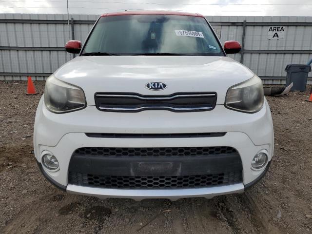 KNDJP3A51J7620263 - 2018 KIA SOUL + WHITE photo 5