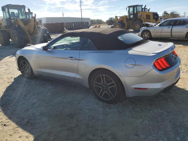 1FATP8UHXJ5132880 - 2018 FORD MUSTANG SILVER photo 2