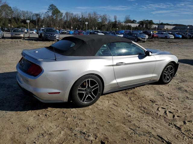 1FATP8UHXJ5132880 - 2018 FORD MUSTANG SILVER photo 3