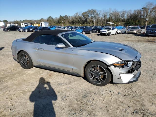 1FATP8UHXJ5132880 - 2018 FORD MUSTANG SILVER photo 4