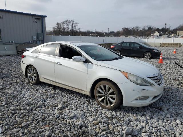 5NPEC4AB7BH203378 - 2011 HYUNDAI SONATA SE WHITE photo 4