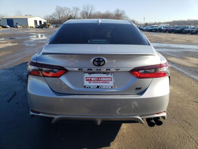 4T1G11AK2PU120821 - 2023 TOYOTA CAMRY SE NIGHT SHADE SILVER photo 6