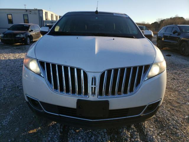 2LMDJ6JK1BBJ27620 - 2011 LINCOLN MKX WHITE photo 5